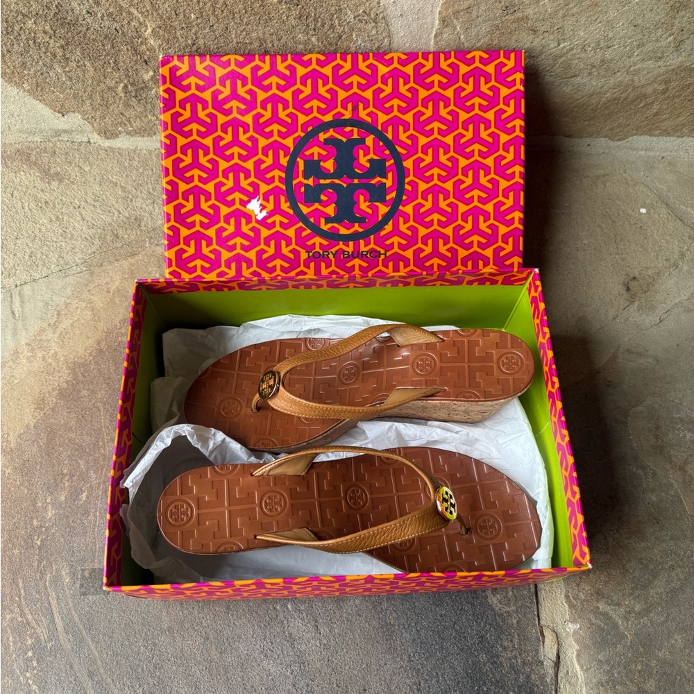 Tory Burch wedge Thora-Tumbled leather with Gold Accents